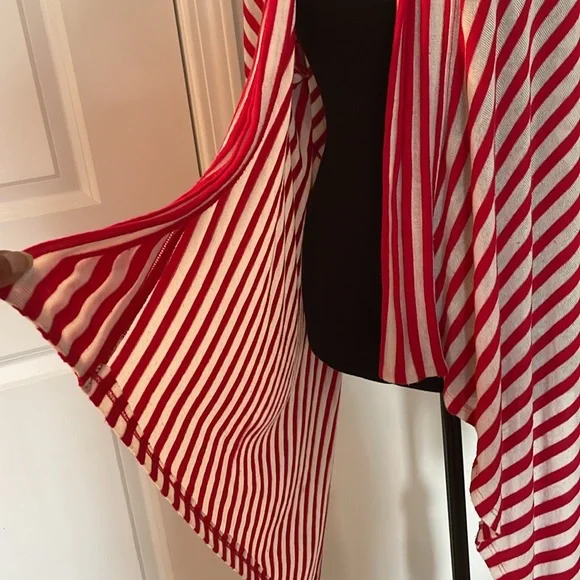 Kate Madisen Shrug Top Size L Red White Stripes - Picture 4 of 8